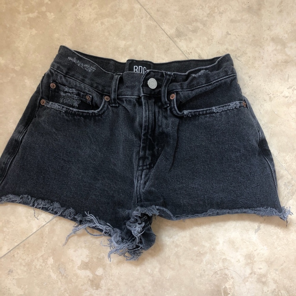 BDG URBAN OUTFITTERS size 25 black shorts